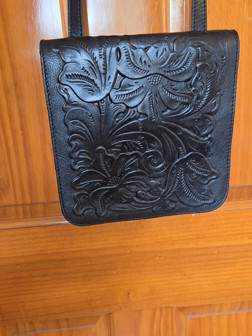 Patricia Nash Black Tooled Floral Leather Crossbody - Picture 4 of 9